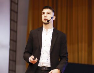 Виктор Марес